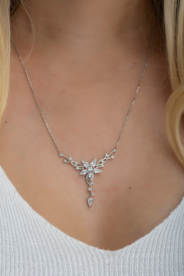 925K Sterling Silver Dainty Emerald Flower Necklace: Nature Inspired Flower Pendant, Whimsical Necklace,